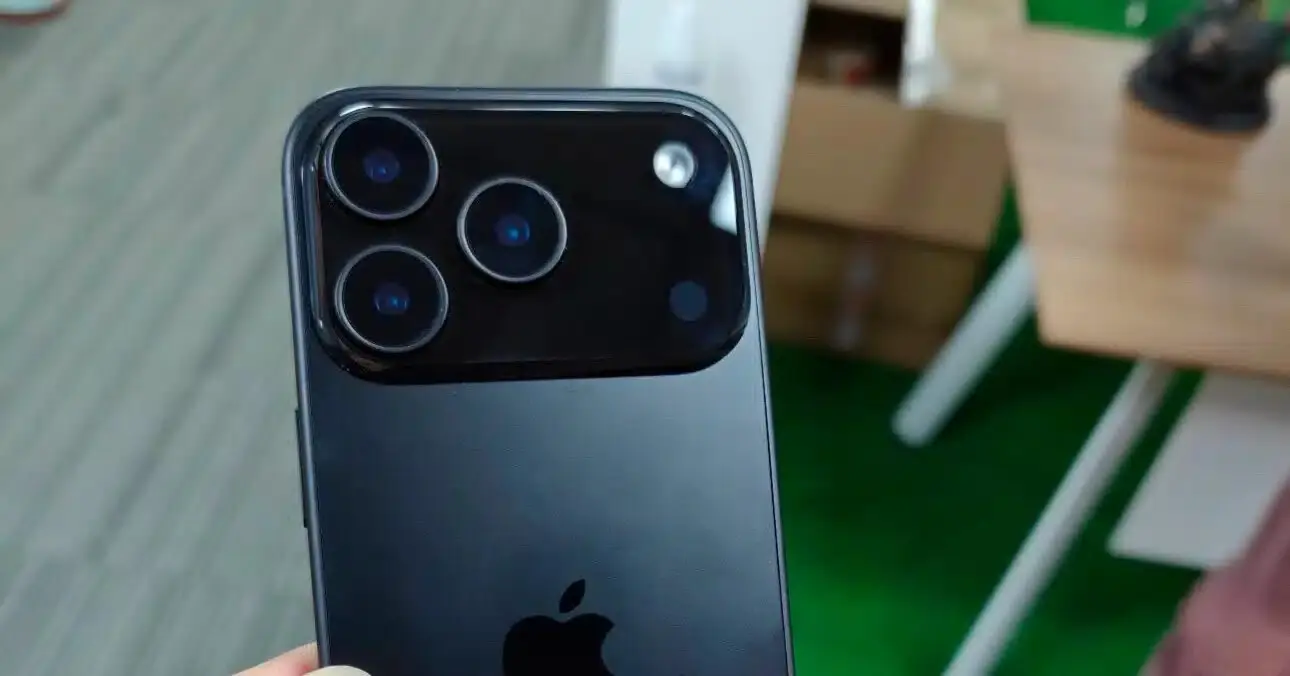 Apple iPhone 17